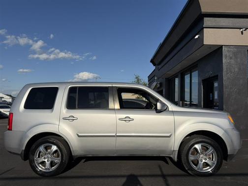 Alabaster Silver Metallic 2012 Honda Pilot EX