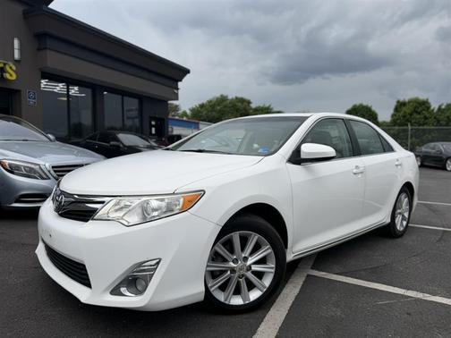 Super White 2012 Toyota Camry XLE