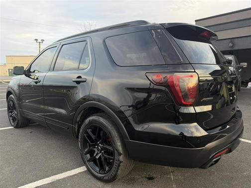 Black 2016 Ford Explorer Sport