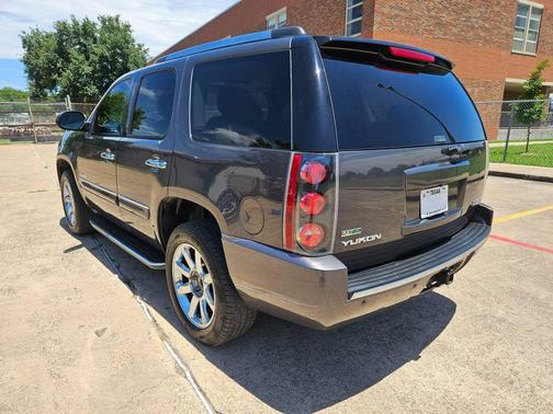 2011 GMC Yukon Denali