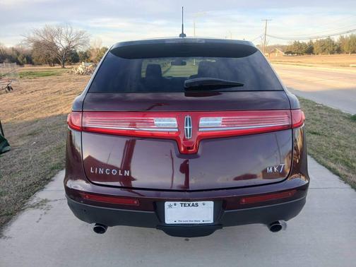 2019 Lincoln MKT Base