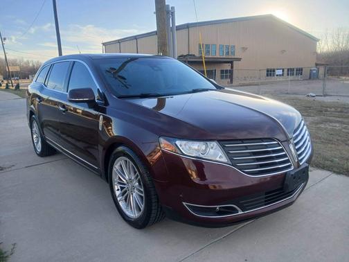 2019 Lincoln MKT Base