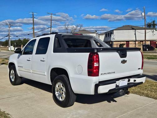 2011 Chevrolet Avalanche 1500 LS