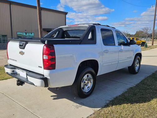 2011 Chevrolet Avalanche 1500 LS
