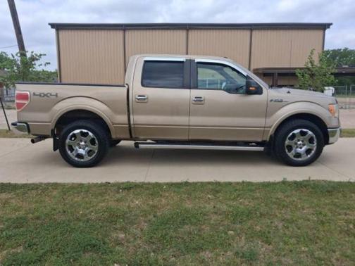 GOLD 2011 Ford F-150 Platinum