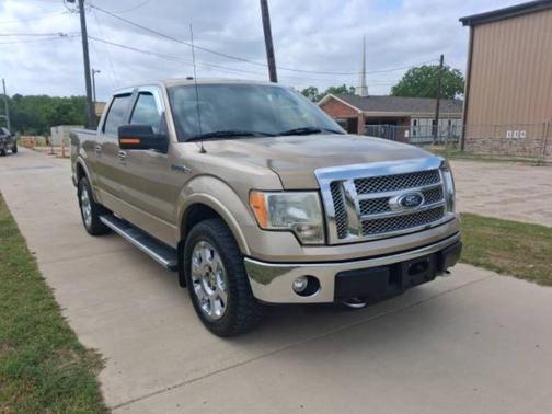 GOLD 2011 Ford F-150 Platinum