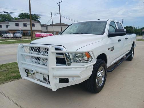 Bright White Clearcoat 2017 RAM 2500 Tradesman Crew Cab 4x2 8' Box