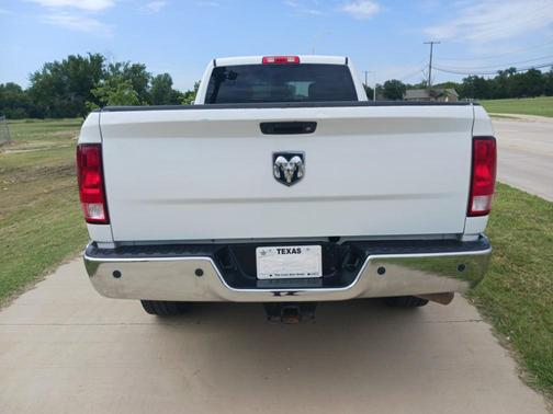 Bright White Clearcoat 2017 RAM 2500 Tradesman Crew Cab 4x2 8' Box