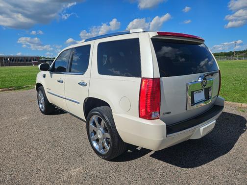 2011 Cadillac Escalade Luxury