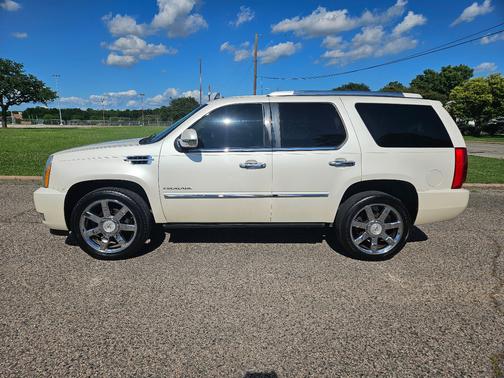 2011 Cadillac Escalade Luxury