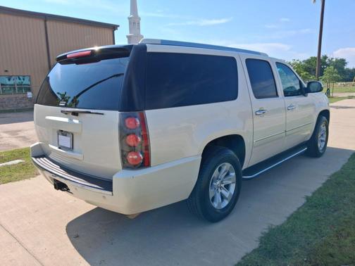 WHITE 2012 GMC Yukon XL Denali