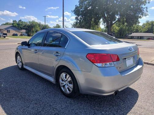 2011 Subaru Legacy 2.5 i