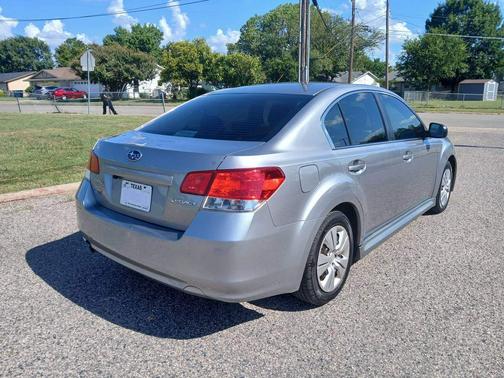 2011 Subaru Legacy 2.5 i