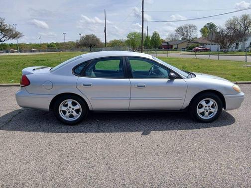 2007 Ford Taurus SE