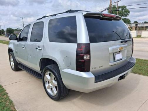 gray 2014 Chevrolet Tahoe LT