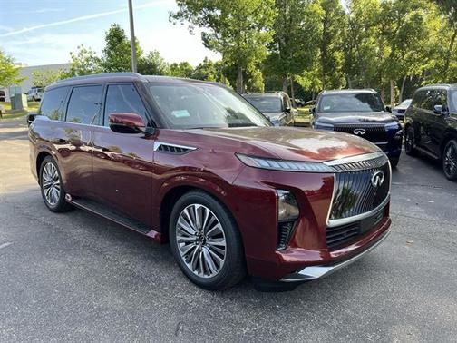 2025 INFINITI QX80 Luxe