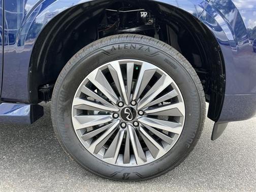 2025 INFINITI QX80 Luxe