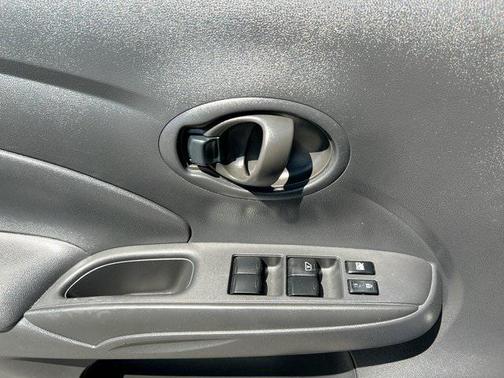 2012 Nissan Versa 1.6 S