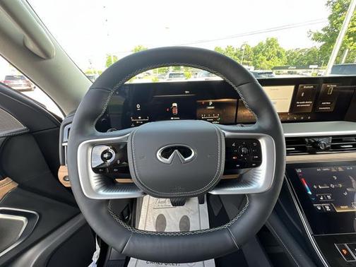 2025 INFINITI QX80 SENSORY AWD