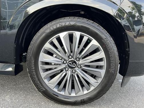 2025 INFINITI QX80 SENSORY AWD