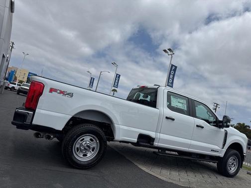 OXFORD WHITE 2026 Ford F-350 XL