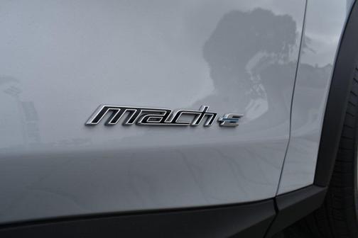 2022 Ford Mustang Mach-E Select