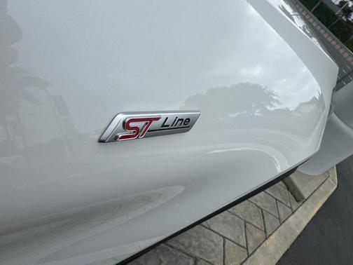 STAR WHITE MET TRI-COAT 2025 Ford Explorer ST-Line