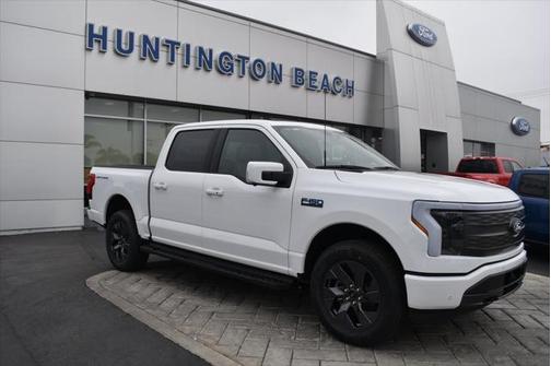2025 Ford F-150 Lightning LARIAT
