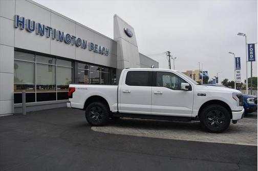 2025 Ford F-150 Lightning LARIAT
