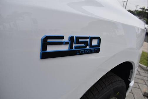 2025 Ford F-150 Lightning LARIAT