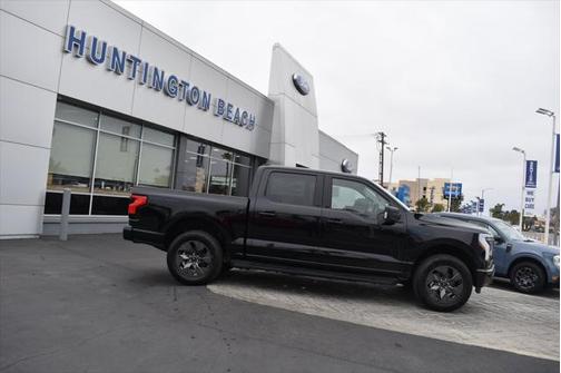2025 Ford F-150 Lightning Flash
