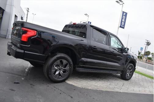 2025 Ford F-150 Lightning Flash