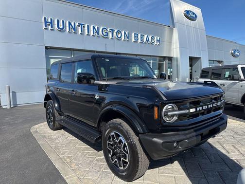 2026 Ford Bronco Outer Banks