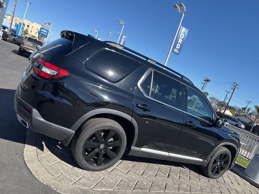 2023 Honda Pilot AWD Elite