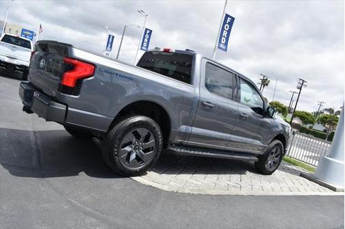 2025 Ford F-150 Lightning Flash