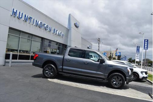 2025 Ford F-150 Lightning Flash