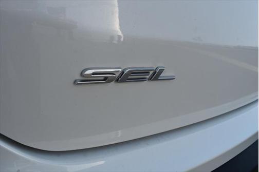 STAR WHITE 2024 Ford Edge SEL