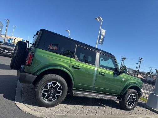 2025 Ford Bronco Outer Banks