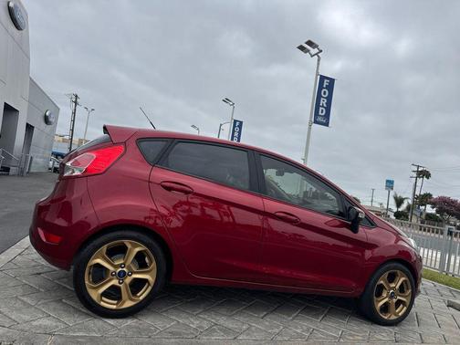 Ruby Red Metallic 2016 Ford Fiesta SE