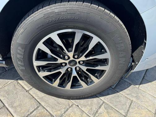 SPACE SILVER METALLIC 2025 Ford Expedition Platinum