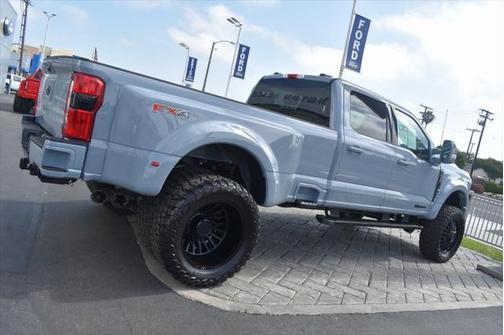2025 Ford F-450 Lariat