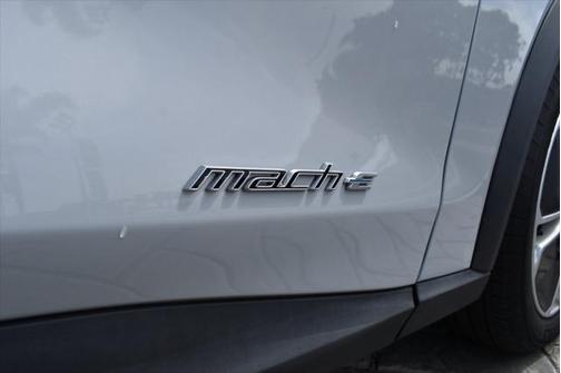 2022 Ford Mustang Mach-E Select