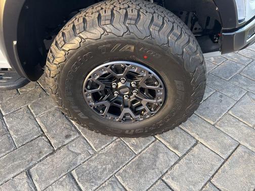 2025 Ford F-150 Raptor R