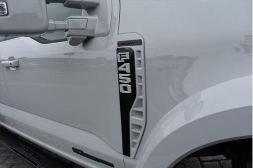 2025 Ford F-450 Lariat