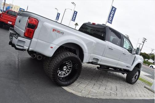 2025 Ford F-450 Lariat
