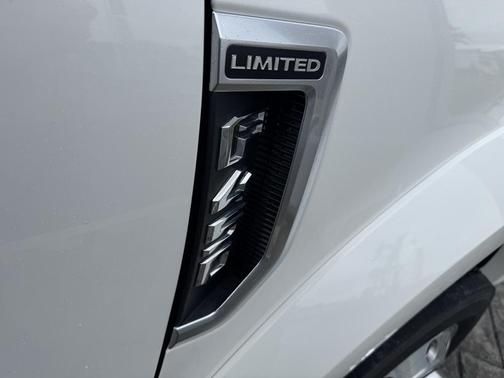 2022 Ford F-450 Limited