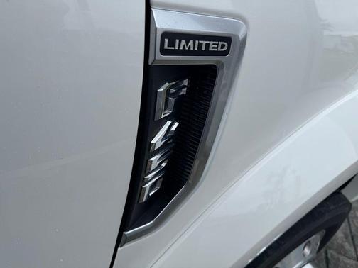 2022 Ford F-450 Limited