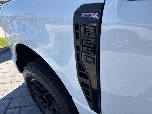 OXFORD WHITE 2026 Ford F-250 XL