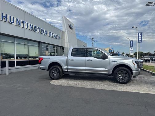 2025 Ford F-150 Lightning Flash