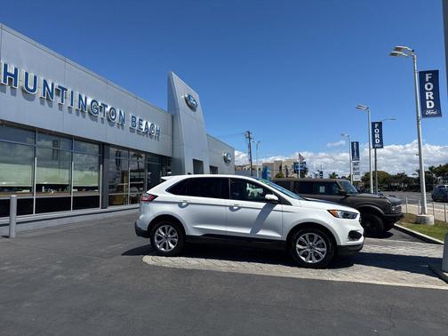STAR WHITE 2023 Ford Edge Titanium